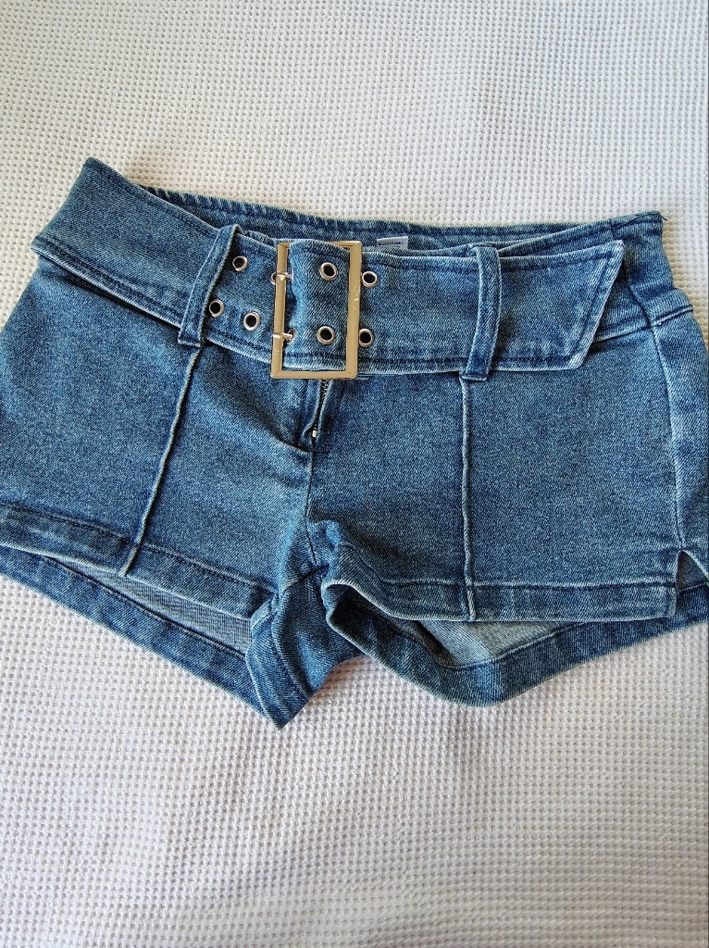 Forever 21 Denim Belted Women’s Shorts - Blue Size 26